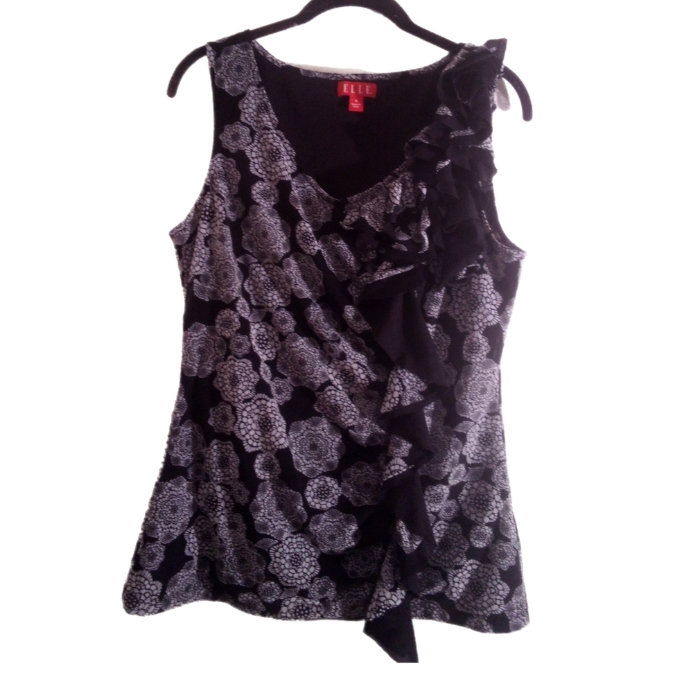 Women's -Elle- Sleeveless Black & White Blouse. Medium